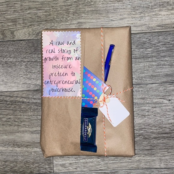 BLIND DATE WITH A BOOK - Picture 3 of 9